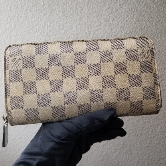 Still available! LOUIS VUITTON Zippy Compact Damier Azur Wallet - Picture 6 of 16